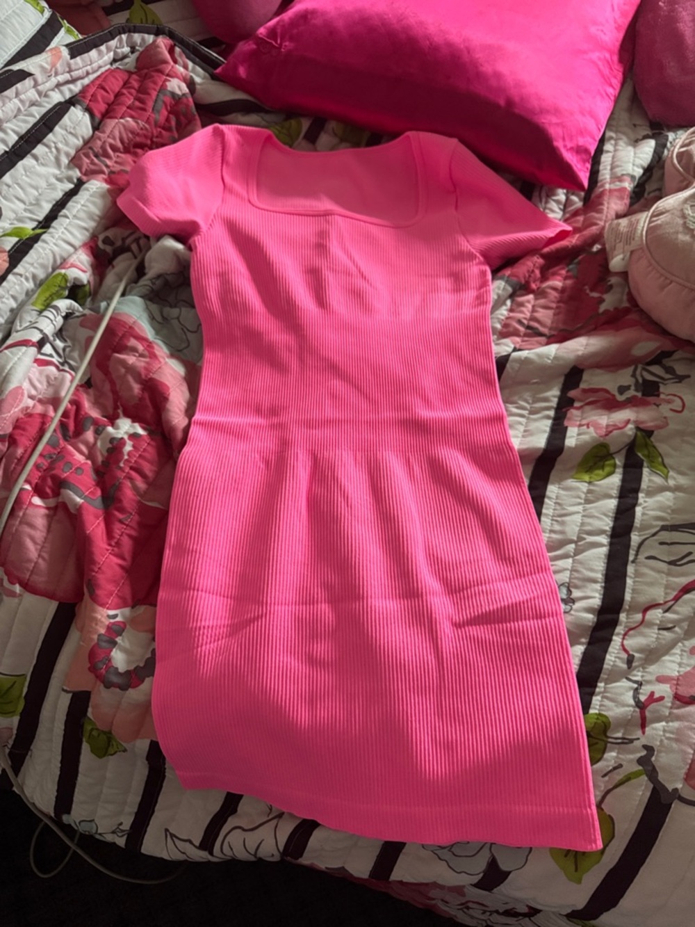 Women's Hot Pink Ribbed Short-Sleeve Bodycon Dress size small
